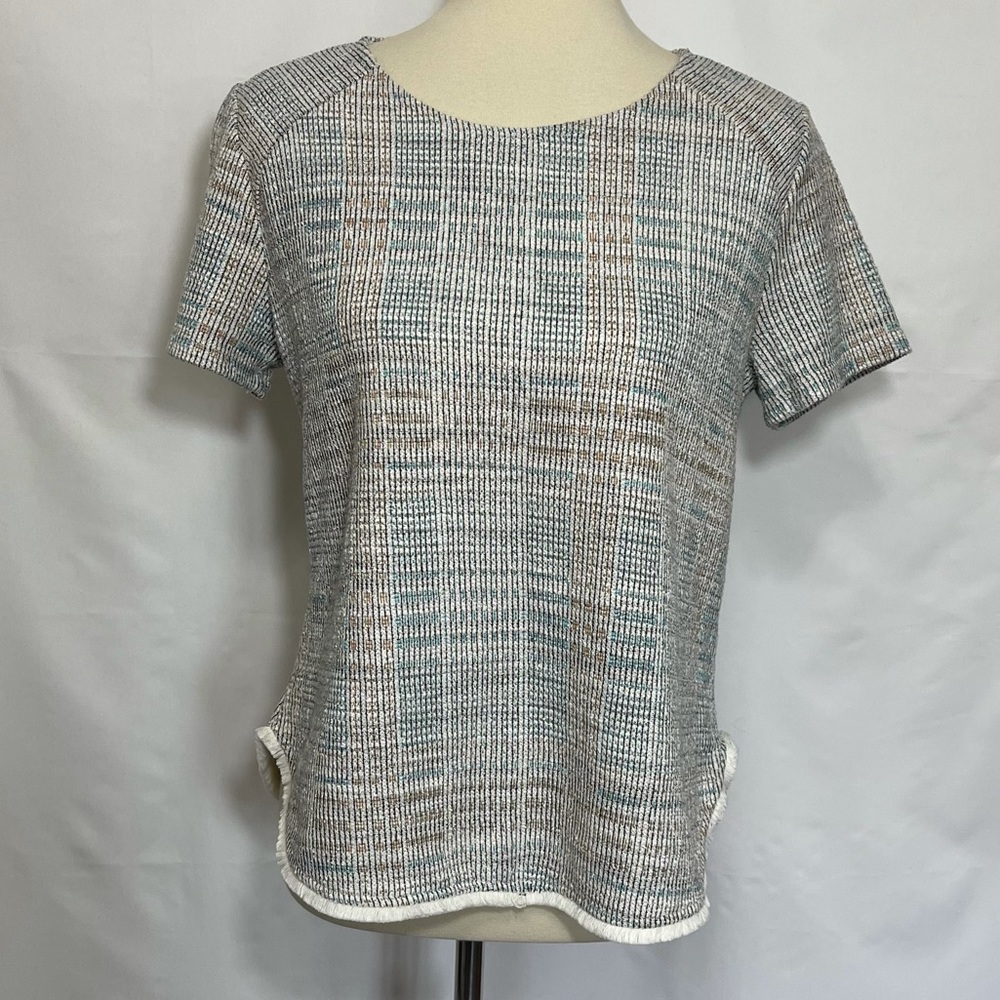 W5 Fringed Hem Short Sleeve Top - Picture 13 of 13